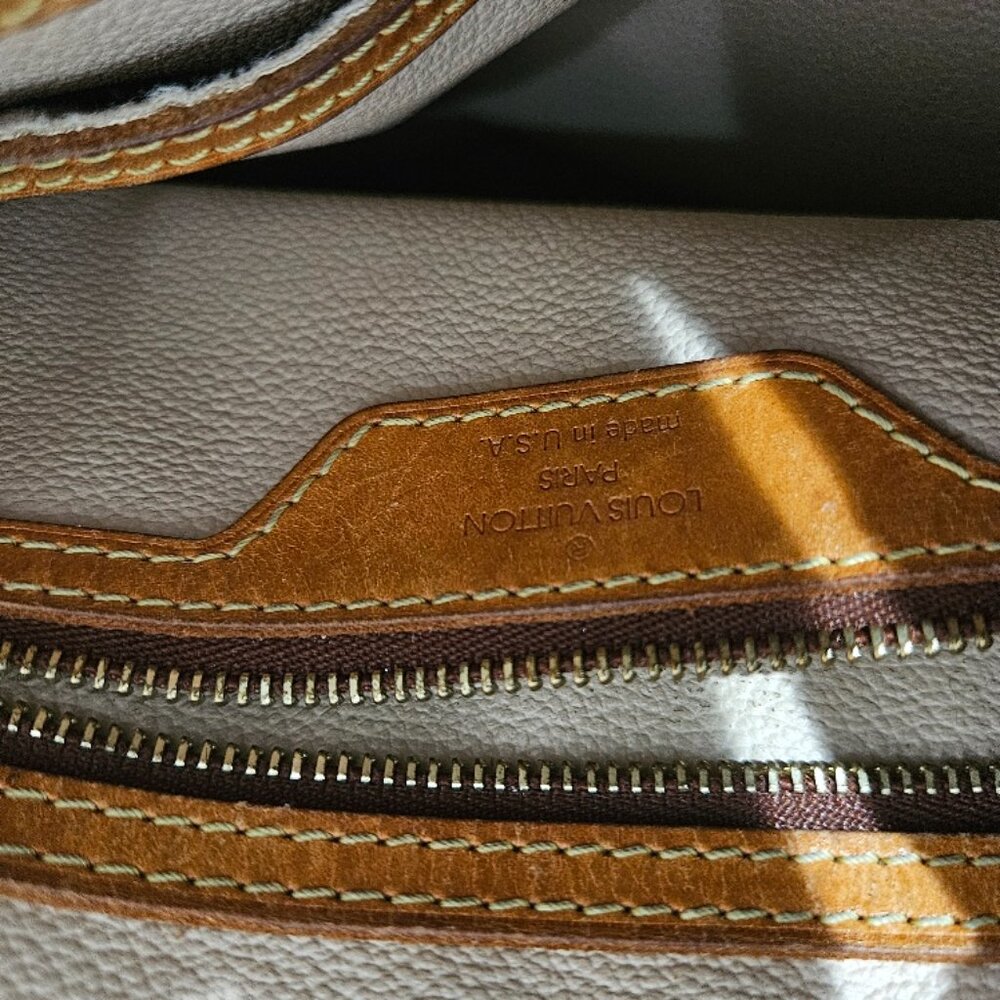 LOUIS VUITTON PETIT BUCKET - Picture 3 of 15